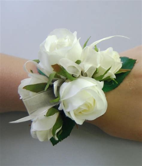 how to make artificial corsages.